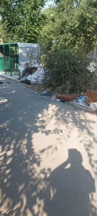 Новости » Общество: В Керчи ежедневно ликвидируют стихийные свалки