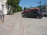 Новости » Общество: На улицах Козлова и Пролетарской в Керчи сделают новые тротуары