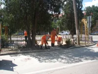 У сквера "Солнечный" в Керчи оградили опасный вход