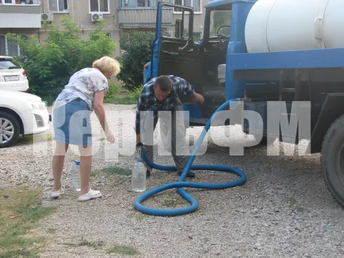 Новости » Общество: В МКД по улице Всесоюзной в Керчи воду так и не дали