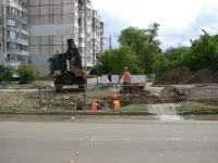 Новости » Коммуналка: По улице Ворошилова в Керчи также тянут новый водовод