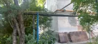 В МКД по Вокзальной площади, 5 в Керчи обрушился балкон