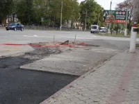Новости » Общество: На дороге-дублере Генерала Петрова в Керчи полностью восстановили асфальт
