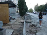 Новости » Общество: На остановке "Военкомат" в Керчи делают специальный заездной карман