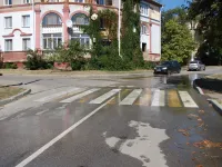 В районе улицы Фестивальной, 2 в Керчи произошел порыв водовода