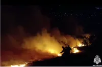 На востоке Крыма всю ночь тушили крупный пожар 400 человек