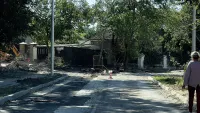 Новости » Общество: На ул.Славы заасфальтировали траншею в один слой