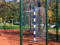 Новости » Общество: Во дворе дома №33 по улице 1-ой Пятилетки обновили спортивную площадку