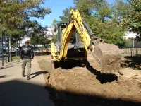 Во дворе МКД по Кирова, 103 в Керчи готовят новую детскую площадку