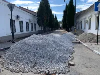 Новости » Общество: На Циолковского в Керчи возобновились ремонтные работы