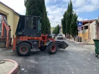 На Циолковского в Керчи процессу ремонта дороги и тротуаров мешают припаркованные машины