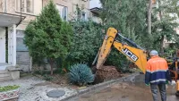 Новости » Коммуналка: У дома по Кирова, 163 в Керчи произошел порыв водовода