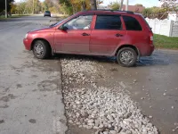 Новости » Общество: В керченском микрорайоне Капканы жители жалуются на кое-как засыпанные траншеи