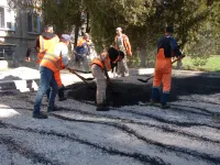 Новости » Общество: В Керчи асфальтируют дороги района улицы Голощапова