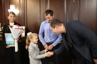 Новости » Общество: Керчанка Александра Никитина стала самым юным дизайнером России