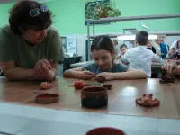 Воспитанники керченской спортивной школы-интерната в выходной постигали азы гончарного мастерства