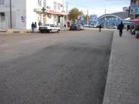 Новости » Общество: Территорию у посадочной платформы автовокзала Керчи полностью обновят к концу недели