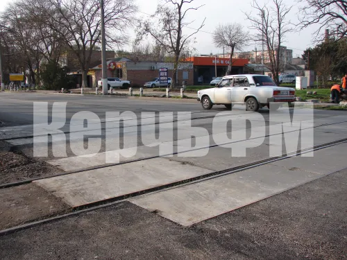 На ж/д переезде по Кирова в Керчи завершают ремонт