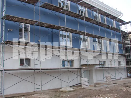 Капитальный ремонт фасада школы №17 в Керчи вступает в завершающую стадию