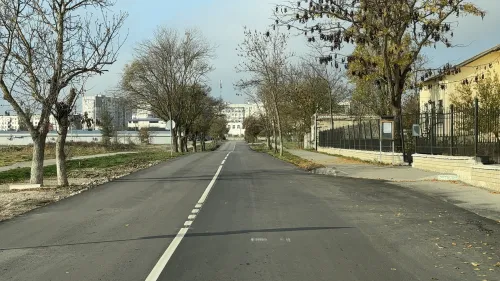 Новости » Общество: На ул. Архиепископа Луки Войно-Ясенецкого заасфальтировали дорогу и нанесли разметку