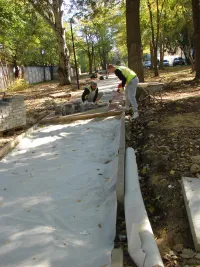 В Керчи возобновились работы на аллее к школе №26