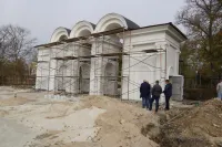 Арку в Приморском парке Керчи украсят подсветкой