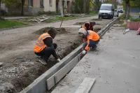 На Старом Стеклотарном завершили работы по асфальтированию дорог