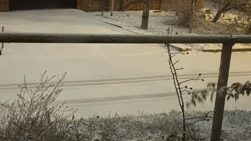 Будьте аккуратны: снег засыпает дороги в Керчи