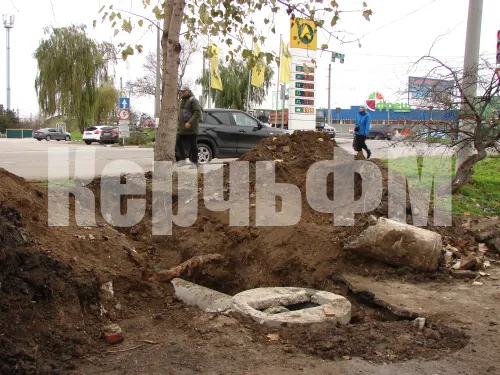 У дома по Горького, 3В в Керчи восстановили ливневую канализацию