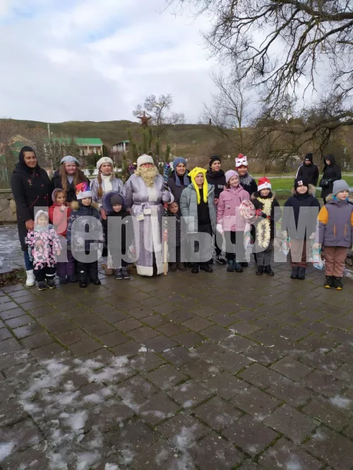 В поселке Героевское под Керчью провели для юных жителей новогодний утренник