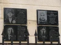 Новости » Общество: Накануне в Керчи установили памятную доску на здании политехнического колледжа