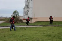 Коммунальщики Керчи убирают городские территории даже в дождь