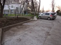 Во дворе дома по Сморжевского, 4 в Керчи тепловики завершили замену труб