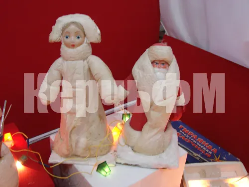 В Керчи открылась выставка "Новогодний вернисаж"