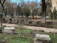 У Школы искусств им. Р.Сердюка продолжаются работы по благоустройству прилегающей территории