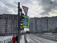 Новости » Общество: В Керчи опять появились светофоры-флюгеры