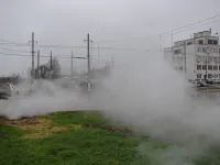 Новости » Общество: Ворошиловское кольцо в Керчи: с газона валит пар