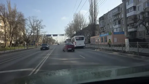 Утро в Керчи началось с аварии на Горького