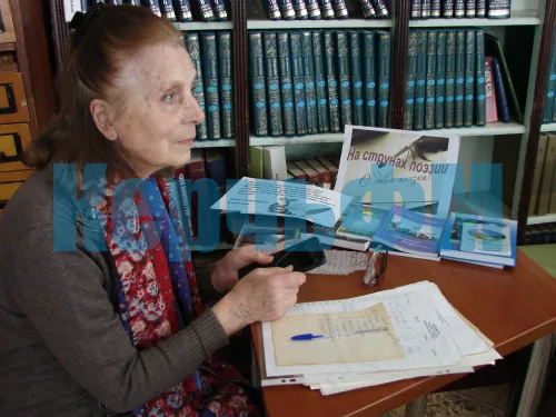 Поэты ЛИТО "Лира Боспора" очередную творческую встречу посвятили весне, женщинам и любви