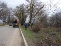 Новости » Общество: "Горсвет-Керчь" восстанавливает освещение дороги в Аджимушкай