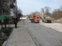 Во дворе по Суворова, 24 в Керчи работы по благоустройству ведутся очень быстрыми темпами