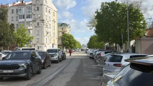 Парковочный беспредел на Козлова: делиниаторы так и не появились