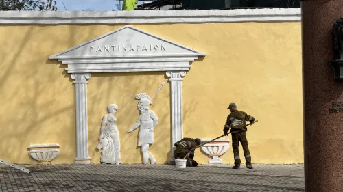 В Керчи практически завершили работы в сквере у подножия Митридатской лестницы