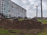 В районе Нижнего Солнечного заменили часть аварийной трубы канализационного коллектора