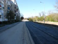 Во двое по Суворова, 24 в Керчи создали обширную парковку