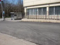 У здания МФЦ в Керчи заасфальтировали подъездные пути