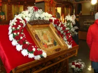 Новости » Общество: В керченском храме Святого апостола Андрея Первозванного состоялось пасхальное богослужение