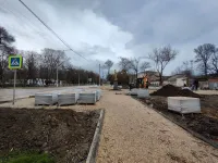 Благоустройство территории в районе остановки "Фабрика-Кухня" идет в соответствии с графиком