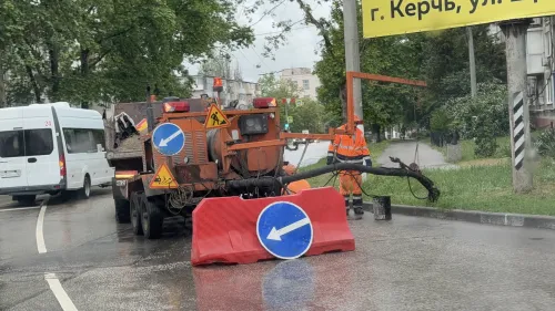 В Керчи во время дождя решили отремонтировать дорогу на Горького