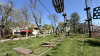 В Керчи подростки свободно проходят на закрытые высотные аттракционы